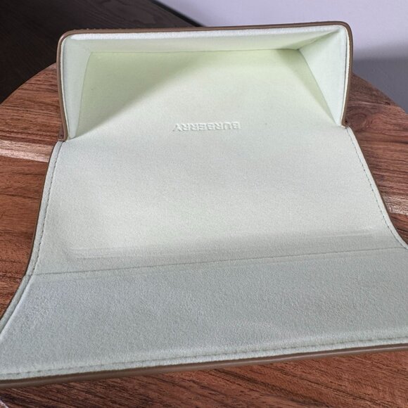 Burberry Tan Leather Sunglasses / Eyeglasses Case Only – London England - Picture 9 of 11